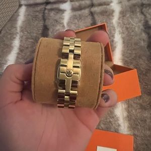 Tory Burch watch . NEWWWW. Never worn.